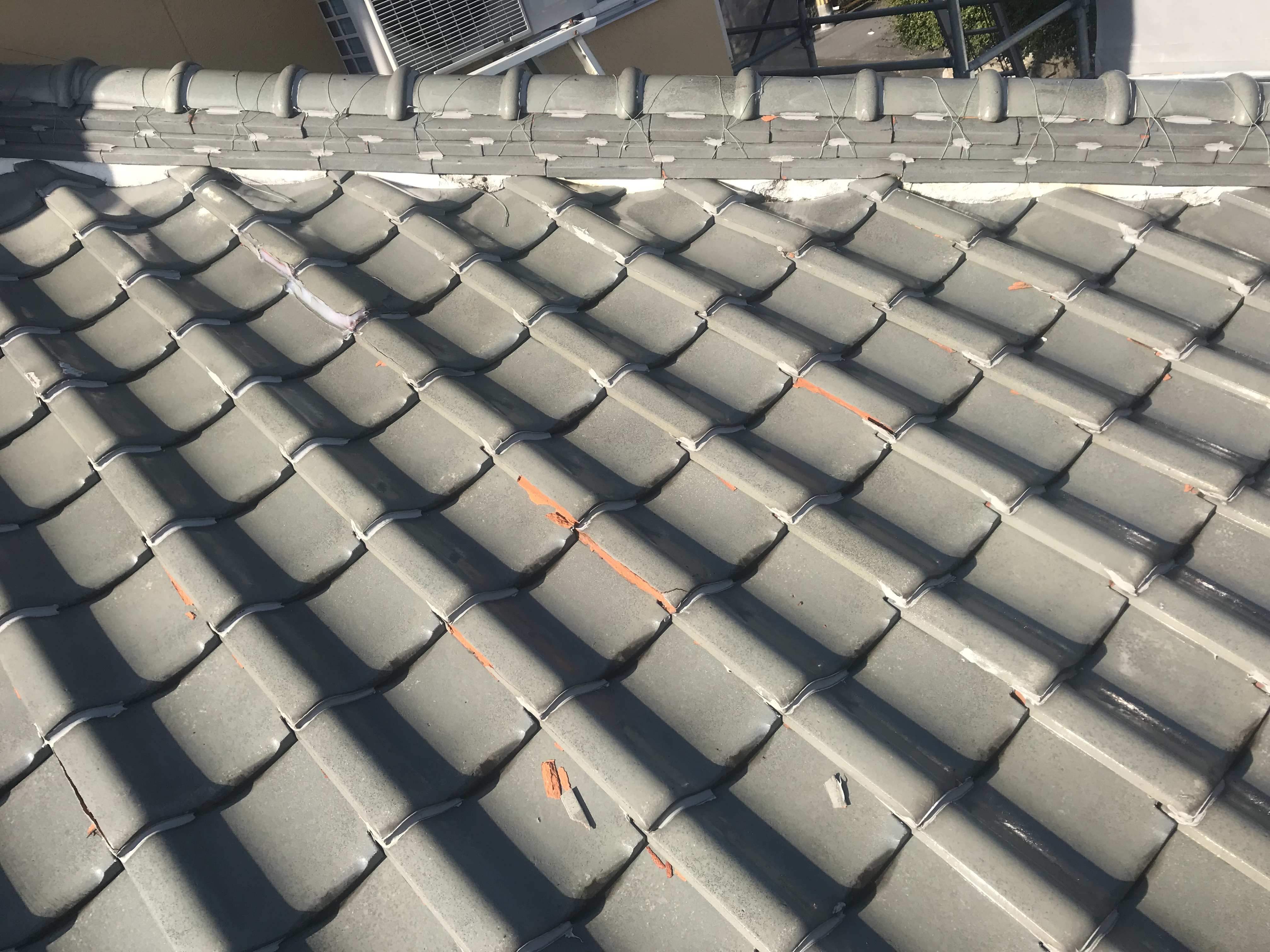 厂家新中式陶土平板瓦 别墅屋顶 灰色古建砖瓦片可安装施工-阿里巴巴